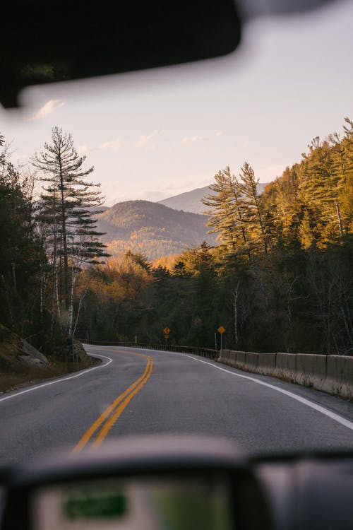 Voyage a l’etranger: pourquoi changer la carte grise de votre vehicule d’occasion avant votre depart?